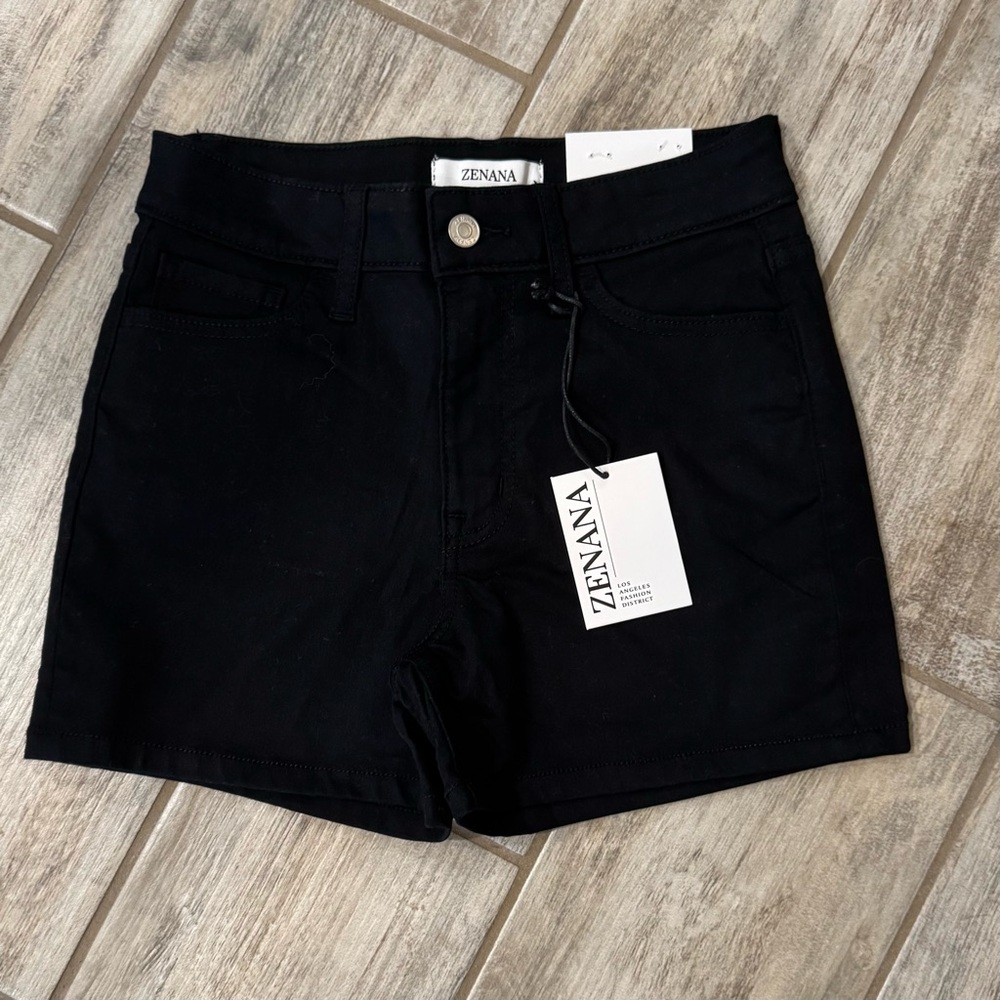 NWT - Zenana Outfitters Black Jean Shorts Casual Style